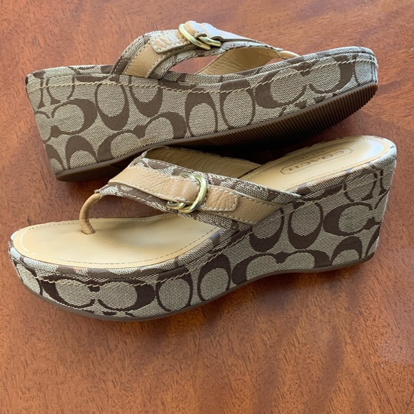 Women’s Coach Sandals - Picture 1 of 4